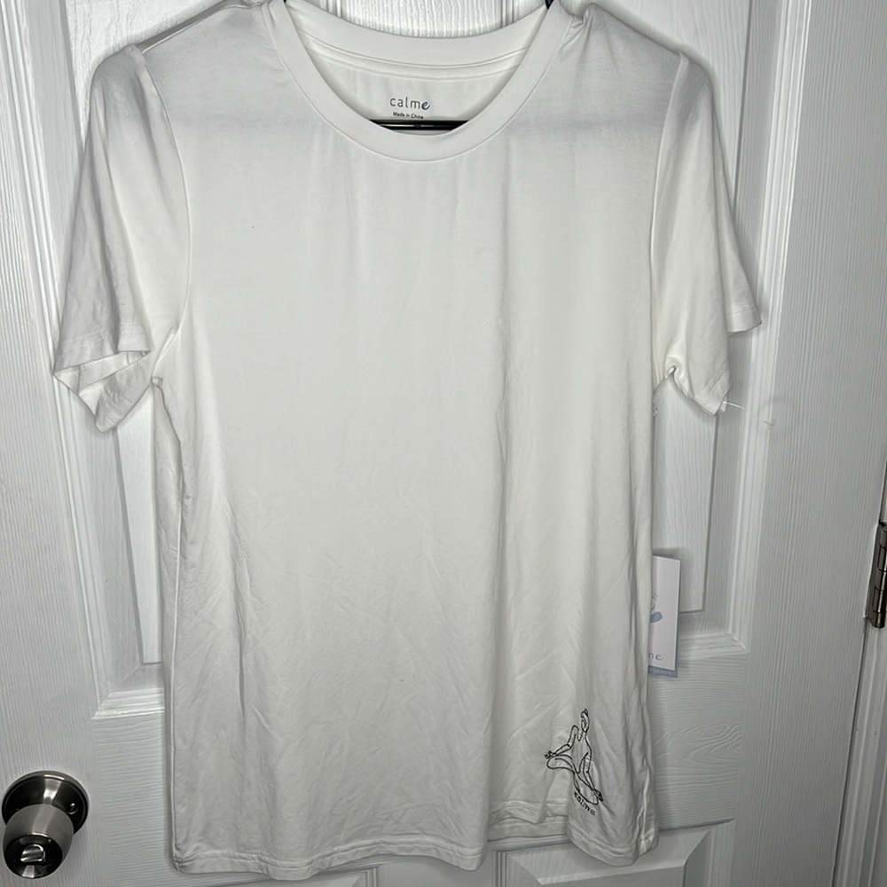 Calme Womens T-Shirt White Short Sleeve Scoop Neck Embroidered Loose Yoga S New